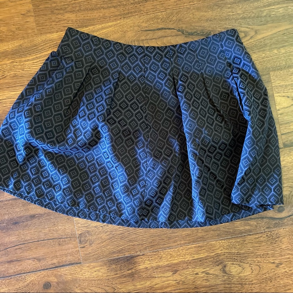 2 for $10 | Banana Republic Pleated Skirt | Black and Grey | Size 14